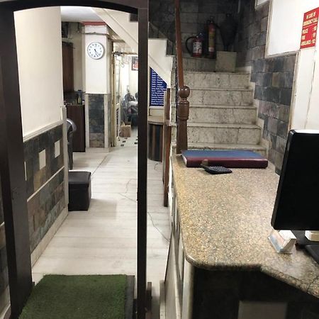 Hotel Yes Please Lodge New Delhi Eksteriør billede