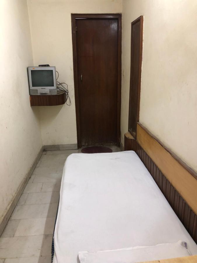 Hotel Yes Please Lodge New Delhi Eksteriør billede
